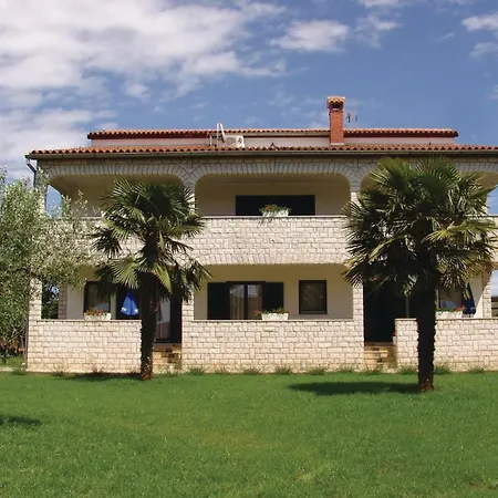 Apartment 1 Bedroom Awesome In Porec *