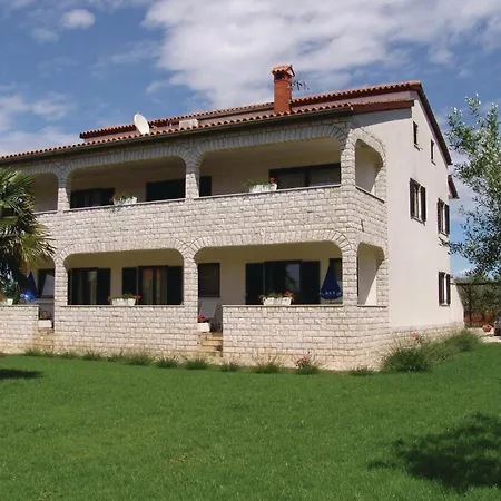 Stancia Vodopija Iv Апартаменты Пореч