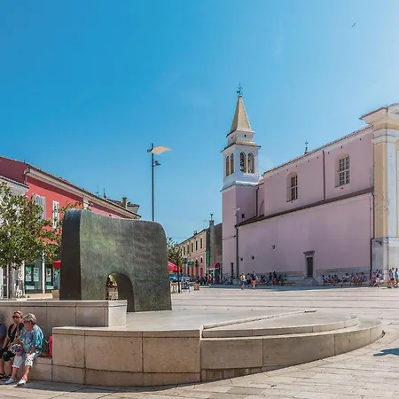 Apartment 1 Bedroom Awesome In Porec